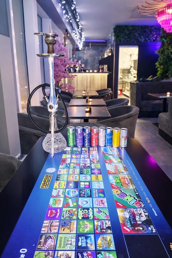 Interaktiver Spieltisch mit Shisha